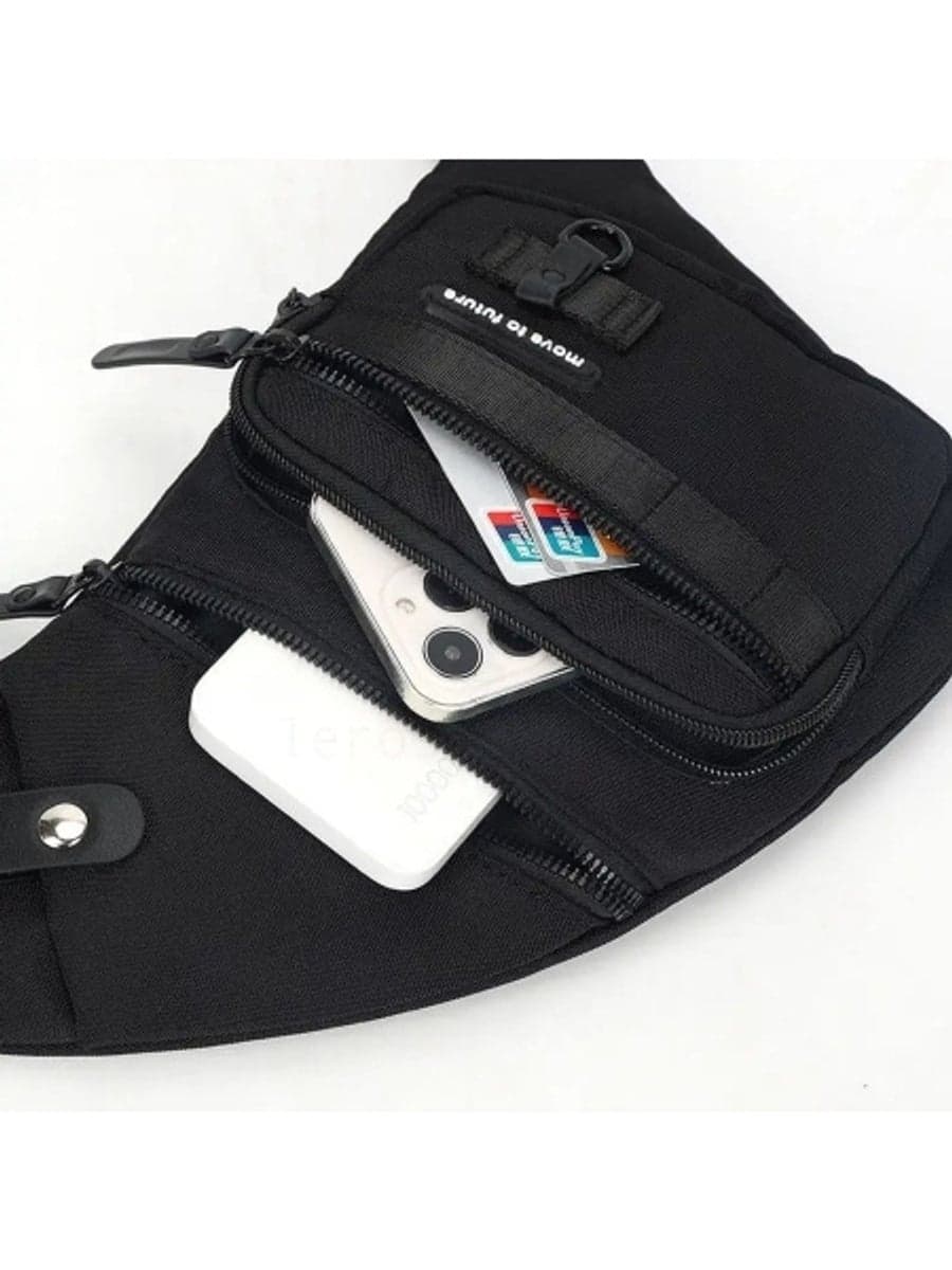 Тонка трикутна сумка-слінг з водонепроникної тканини з потайними кишенями 23370